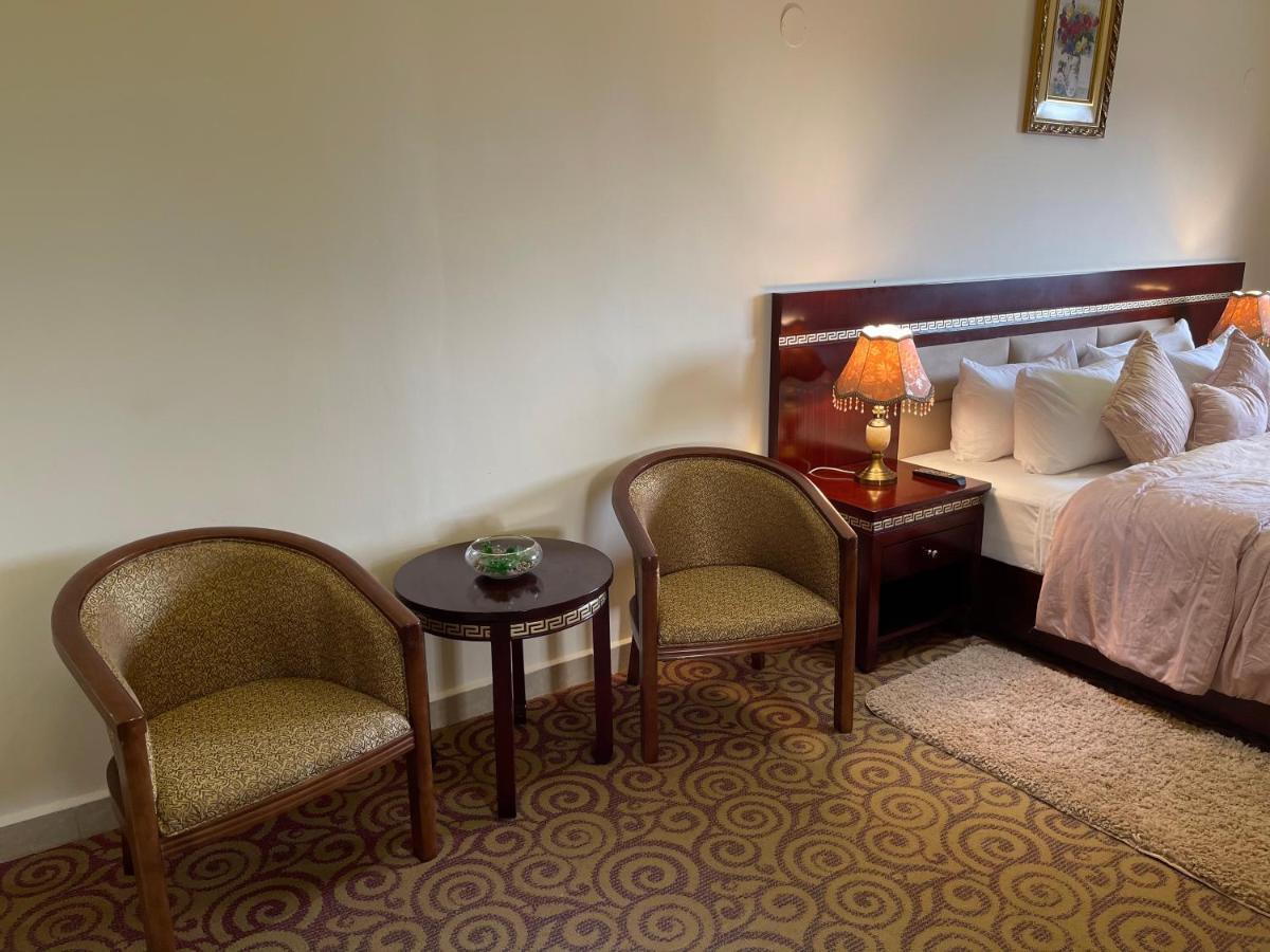 Boulevard Palace Hotel Monrovia Eksteriør bilde