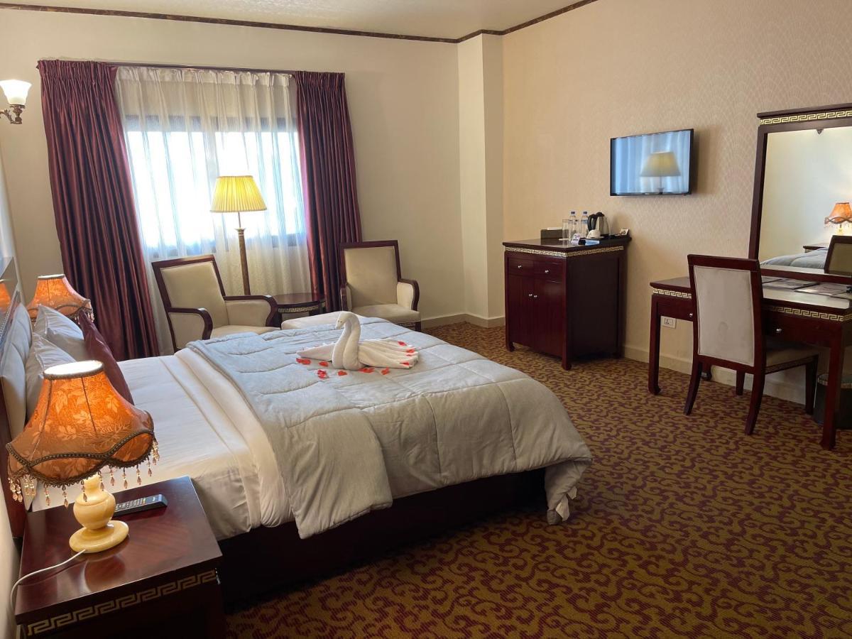 Boulevard Palace Hotel Monrovia Eksteriør bilde