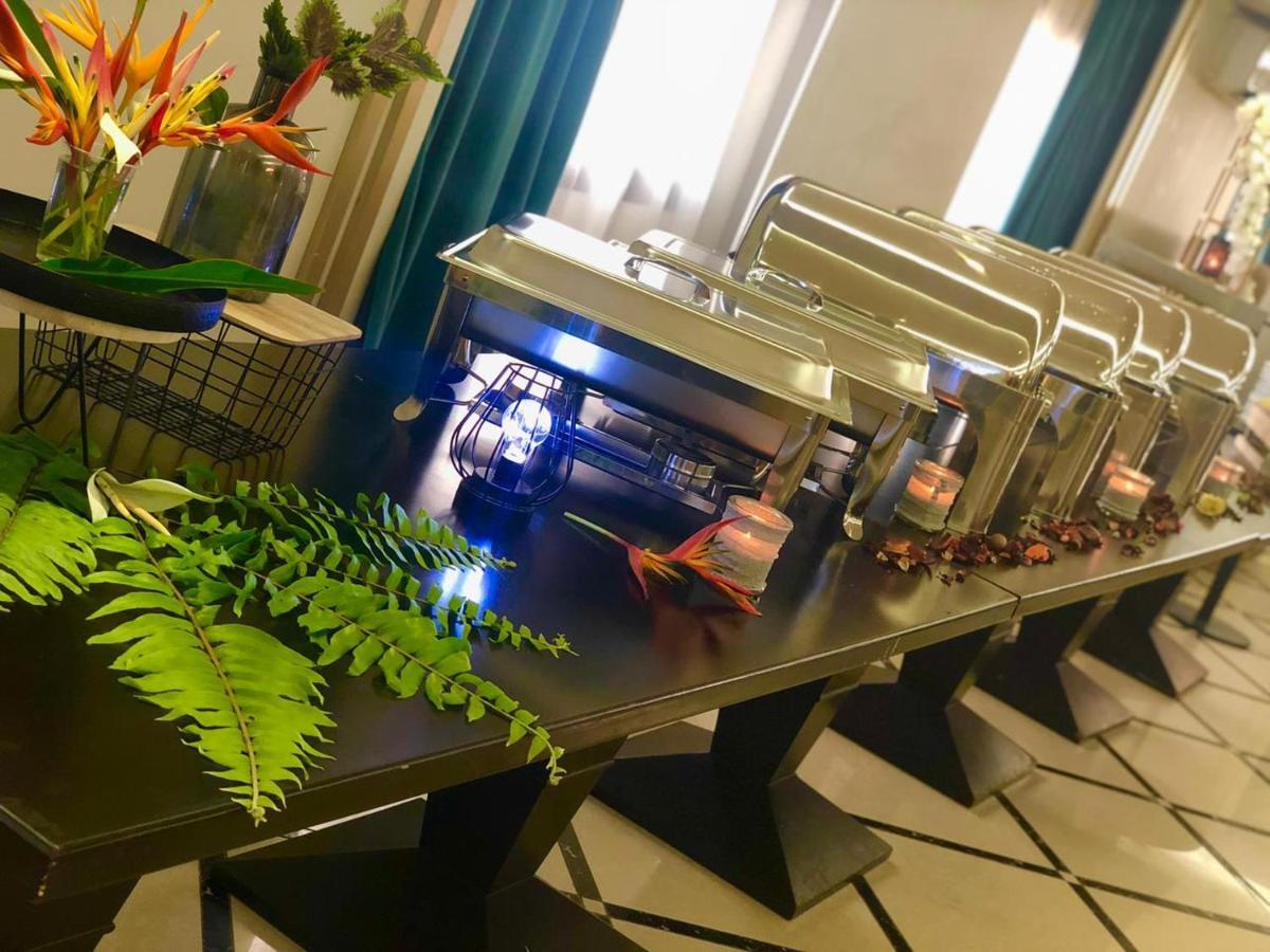 Boulevard Palace Hotel Monrovia Eksteriør bilde