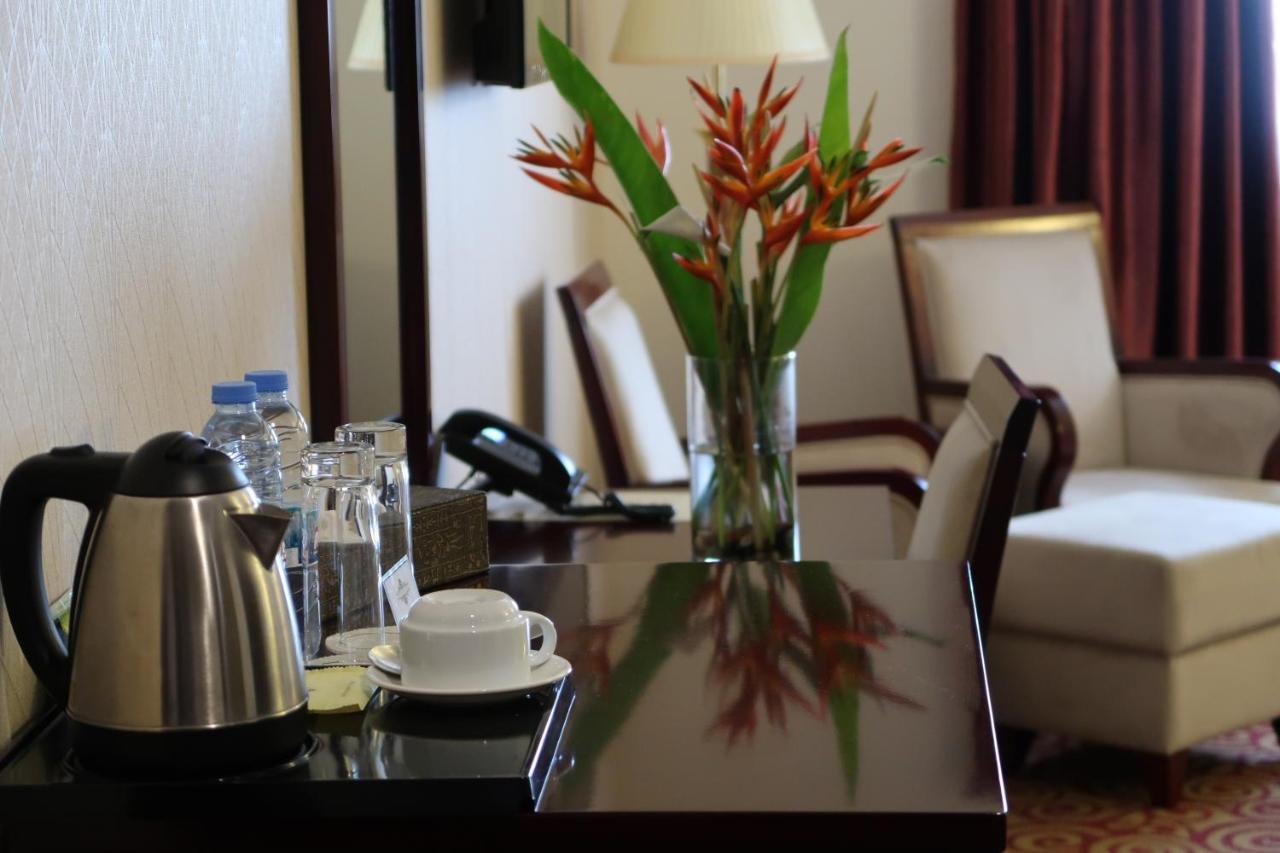 Boulevard Palace Hotel Monrovia Eksteriør bilde