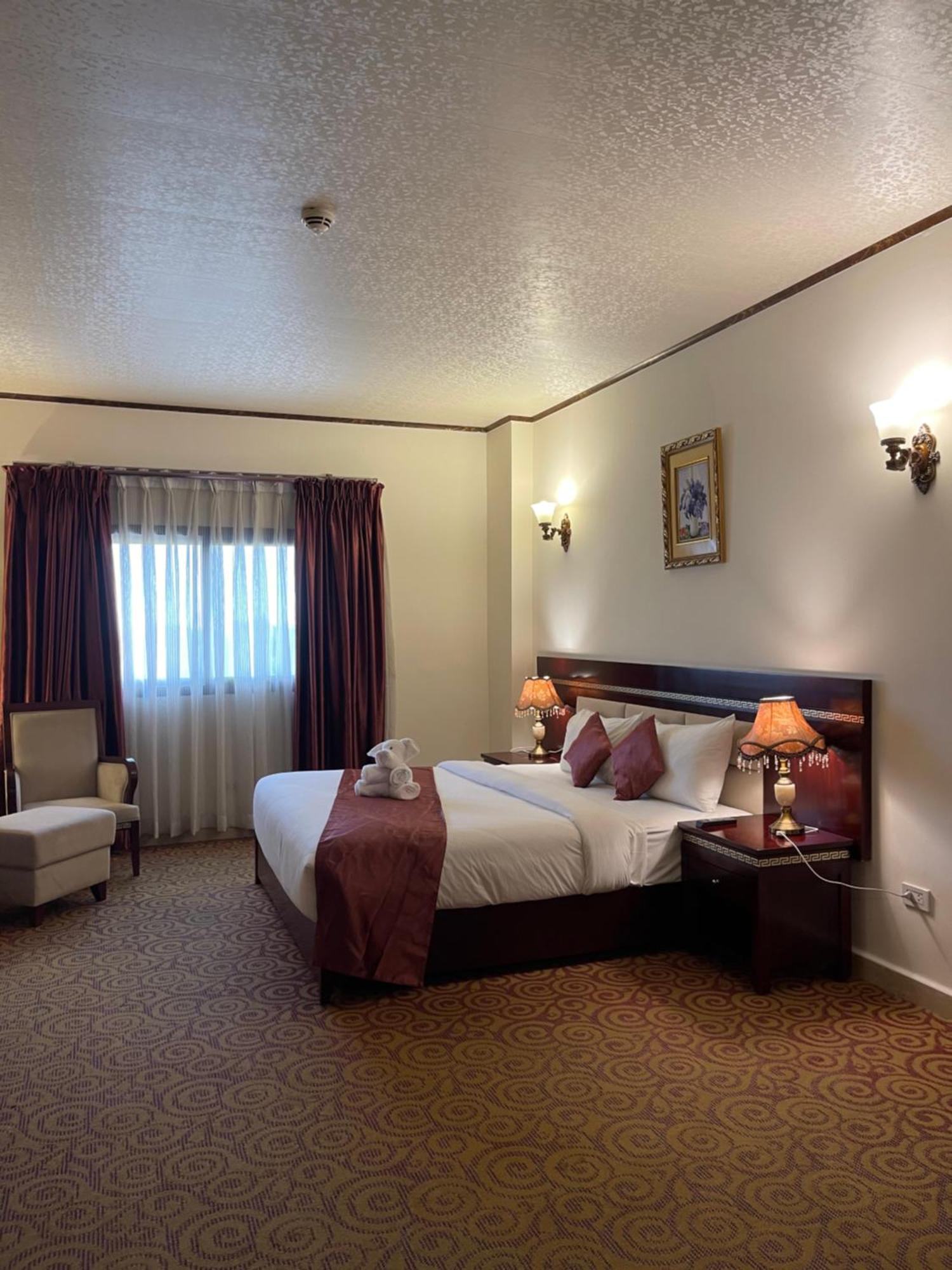 Boulevard Palace Hotel Monrovia Eksteriør bilde
