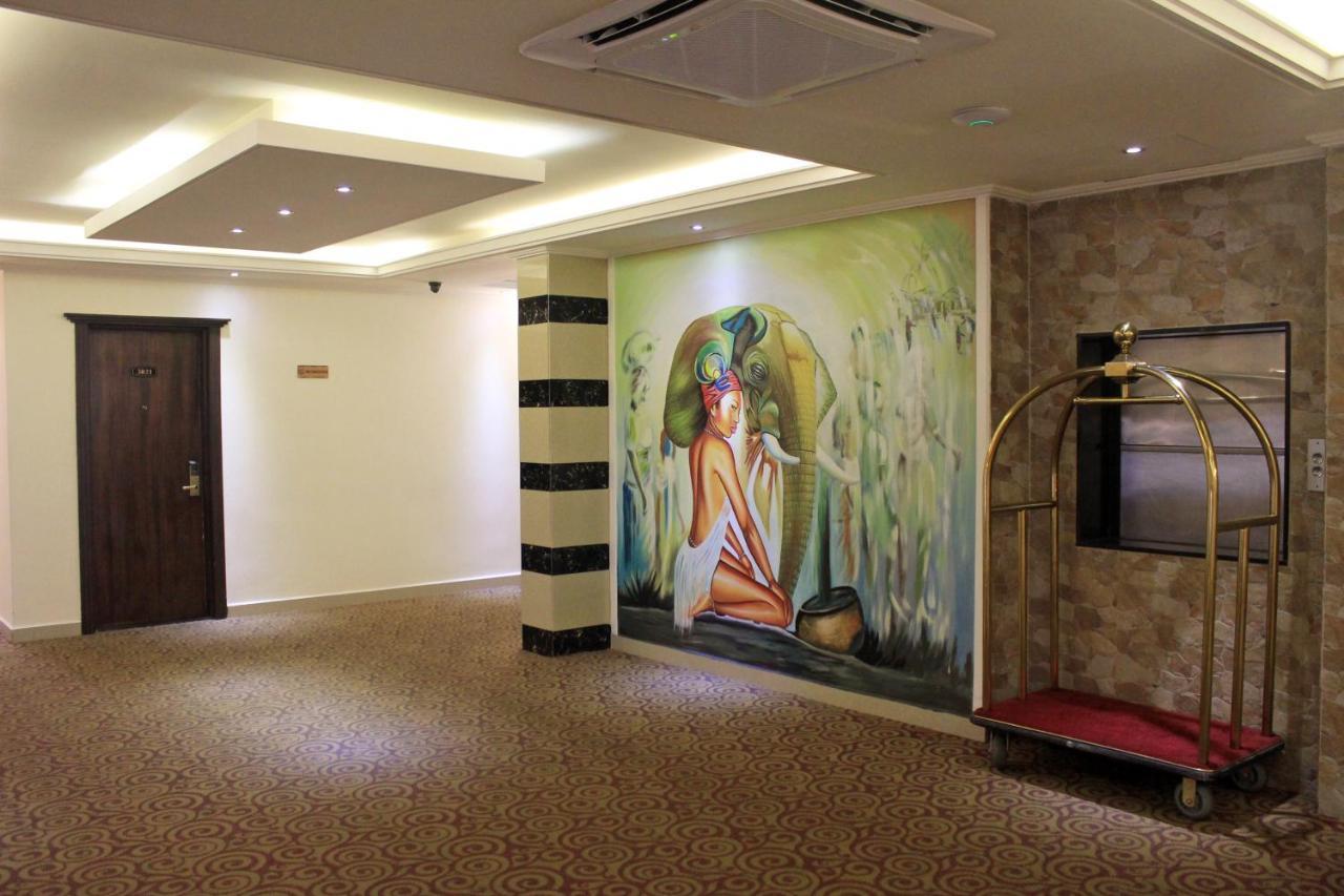 Boulevard Palace Hotel Monrovia Eksteriør bilde