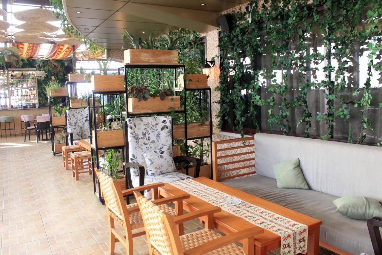 Boulevard Palace Hotel Monrovia Eksteriør bilde