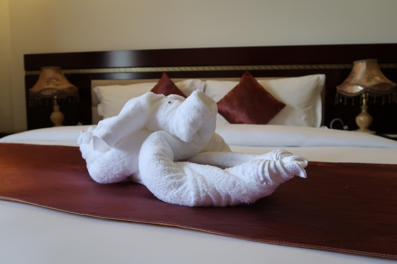 Boulevard Palace Hotel Monrovia Eksteriør bilde